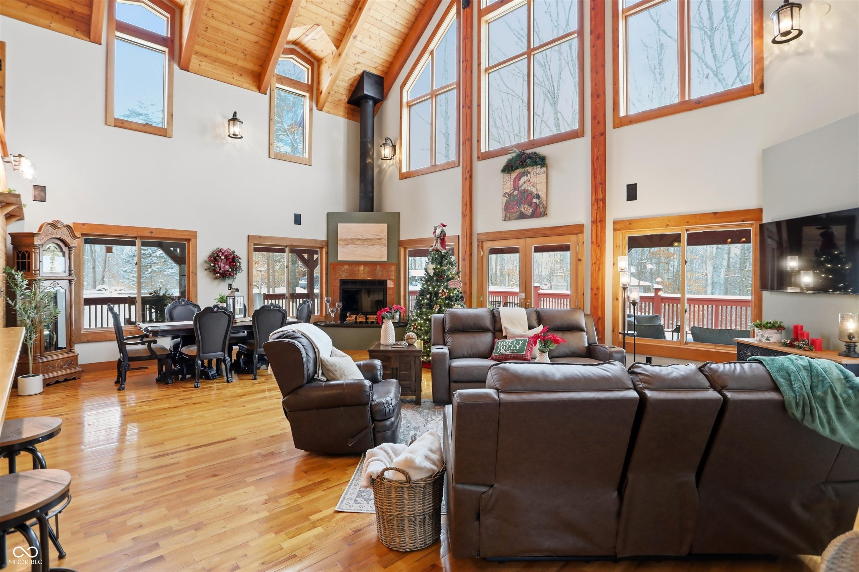 Unionville, Indiana, 47468, United States, 5 Bedrooms Bedrooms, ,5 BathroomsBathrooms,Residential,For Sale,1975333