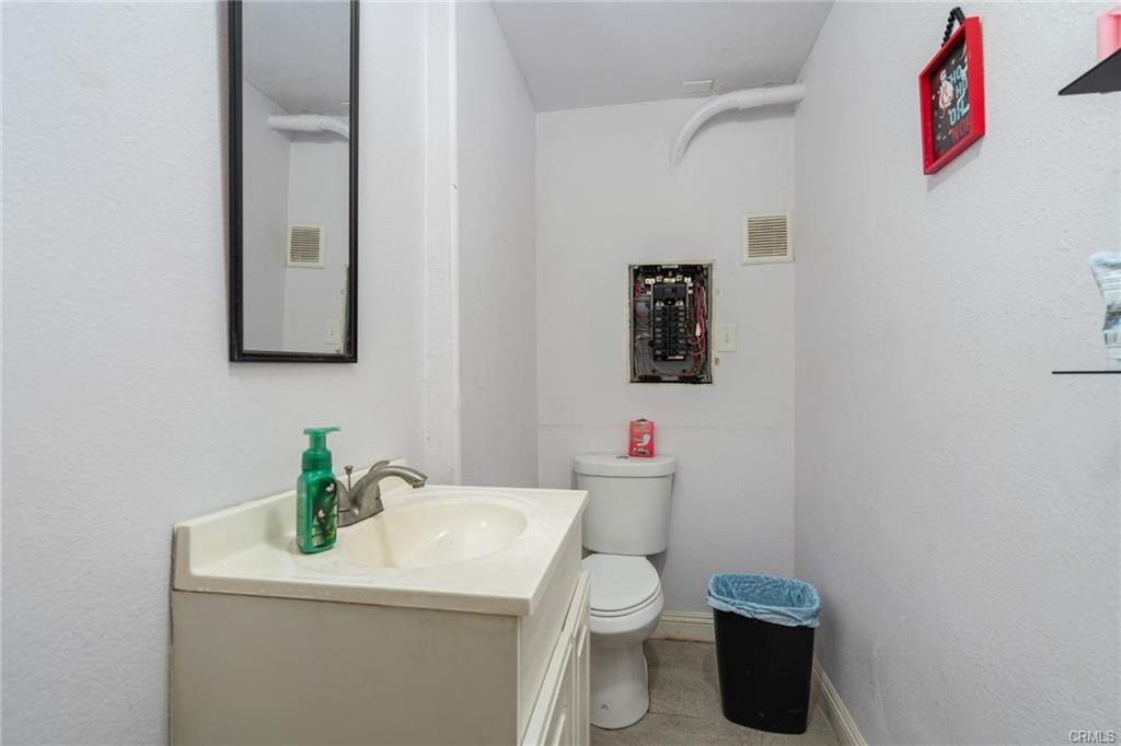 Redlands, California, 92373, United States, 4 Bedrooms Bedrooms, ,3 BathroomsBathrooms,Residential,For Sale,1982195