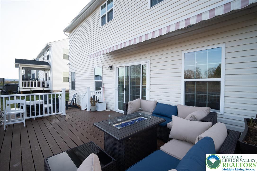 North Catasauqua Bor, Pennsylvania, 18032, United States, 4 Bedrooms Bedrooms, ,4 BathroomsBathrooms,Residential,For Sale,2001673