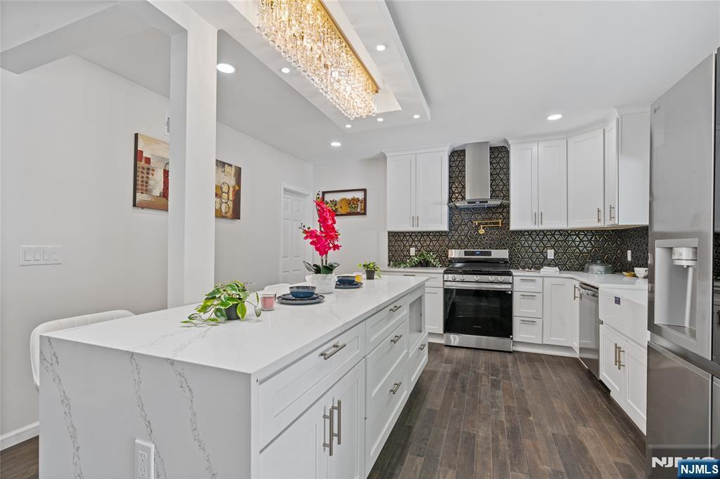 Rutherford, New Jersey, 07070, United States, 3 Bedrooms Bedrooms, ,4 BathroomsBathrooms,Residential,For Sale,1826504
