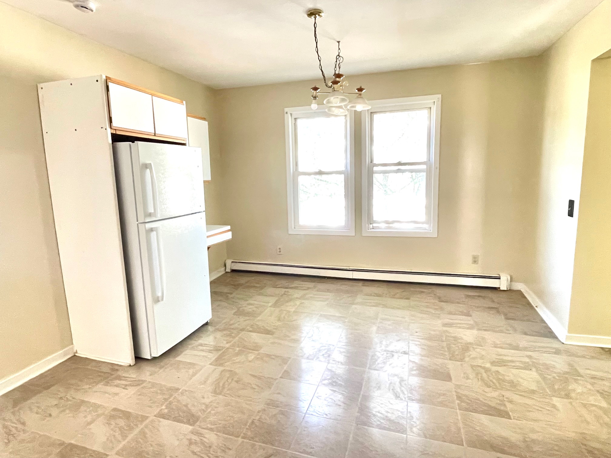 Ansonia, Connecticut, 06401, United States, 8 Bedrooms Bedrooms, ,3 BathroomsBathrooms,Residential,For Sale,1979157