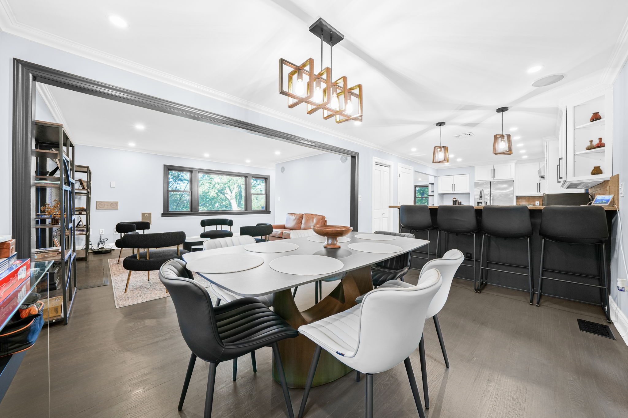 Caldwell Borough, New Jersey, 07006, United States, 3 Bedrooms Bedrooms, ,4 BathroomsBathrooms,Residential,For Sale,1982929