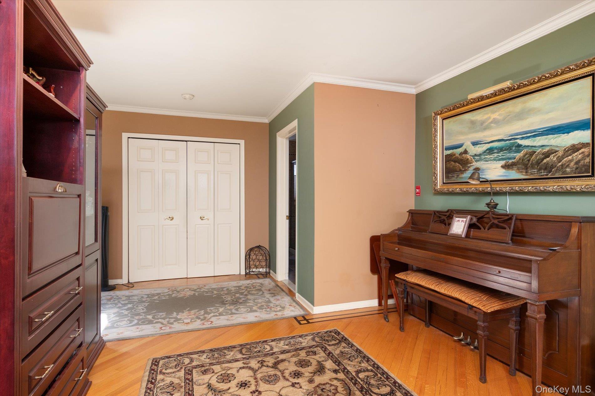 Levittown, New York, 11756, United States, 5 Bedrooms Bedrooms, ,2 BathroomsBathrooms,Residential,For Sale,1931352