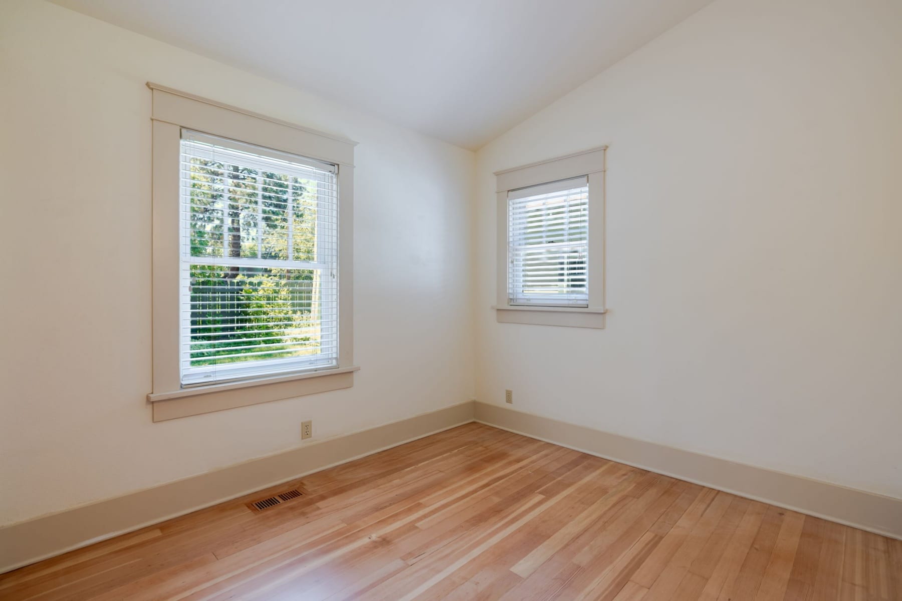 305 NW Columbia Street Bend, OR 97703 - 物件實景