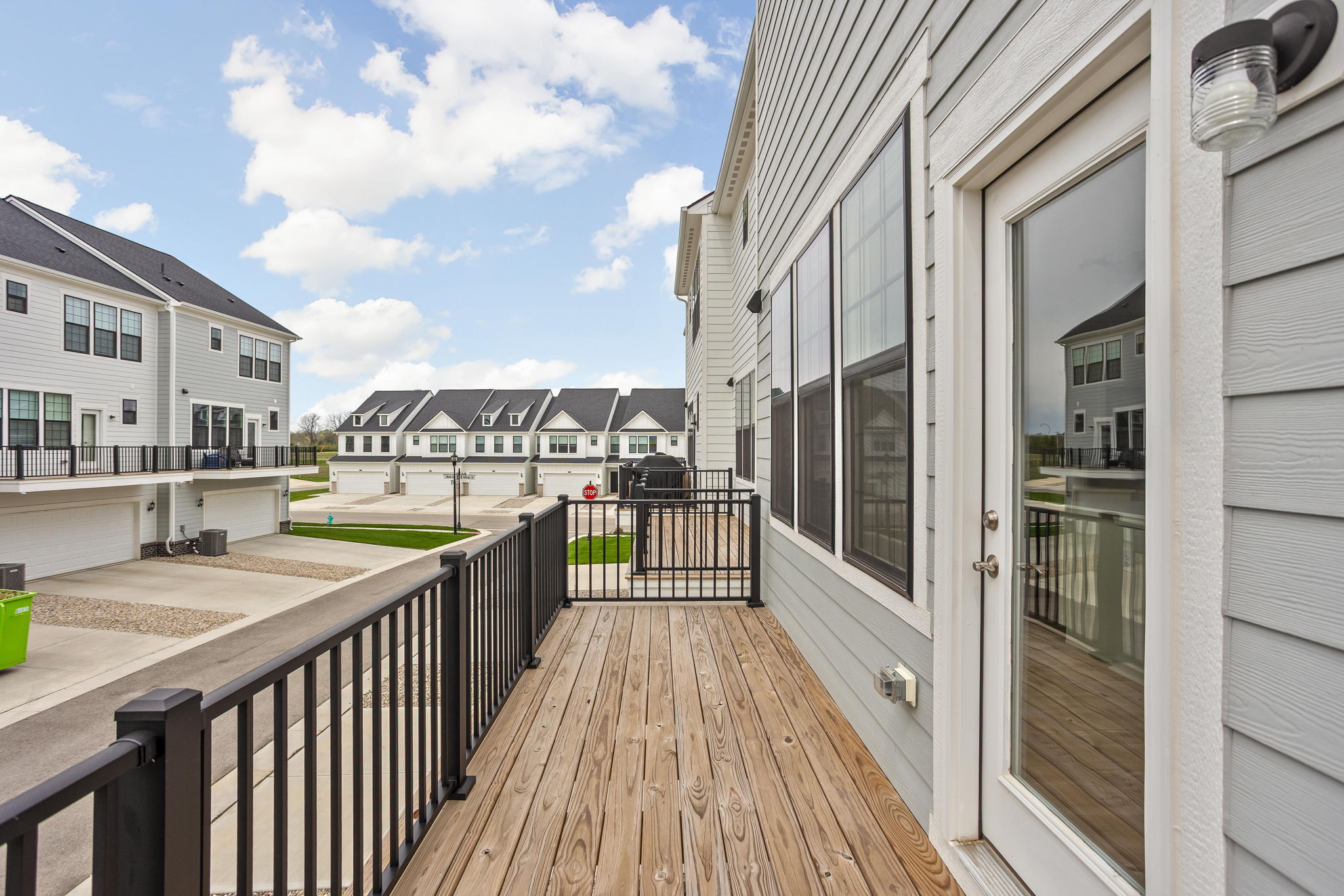  Standout Townhouse with Pond View in Zionsville - 物件實景