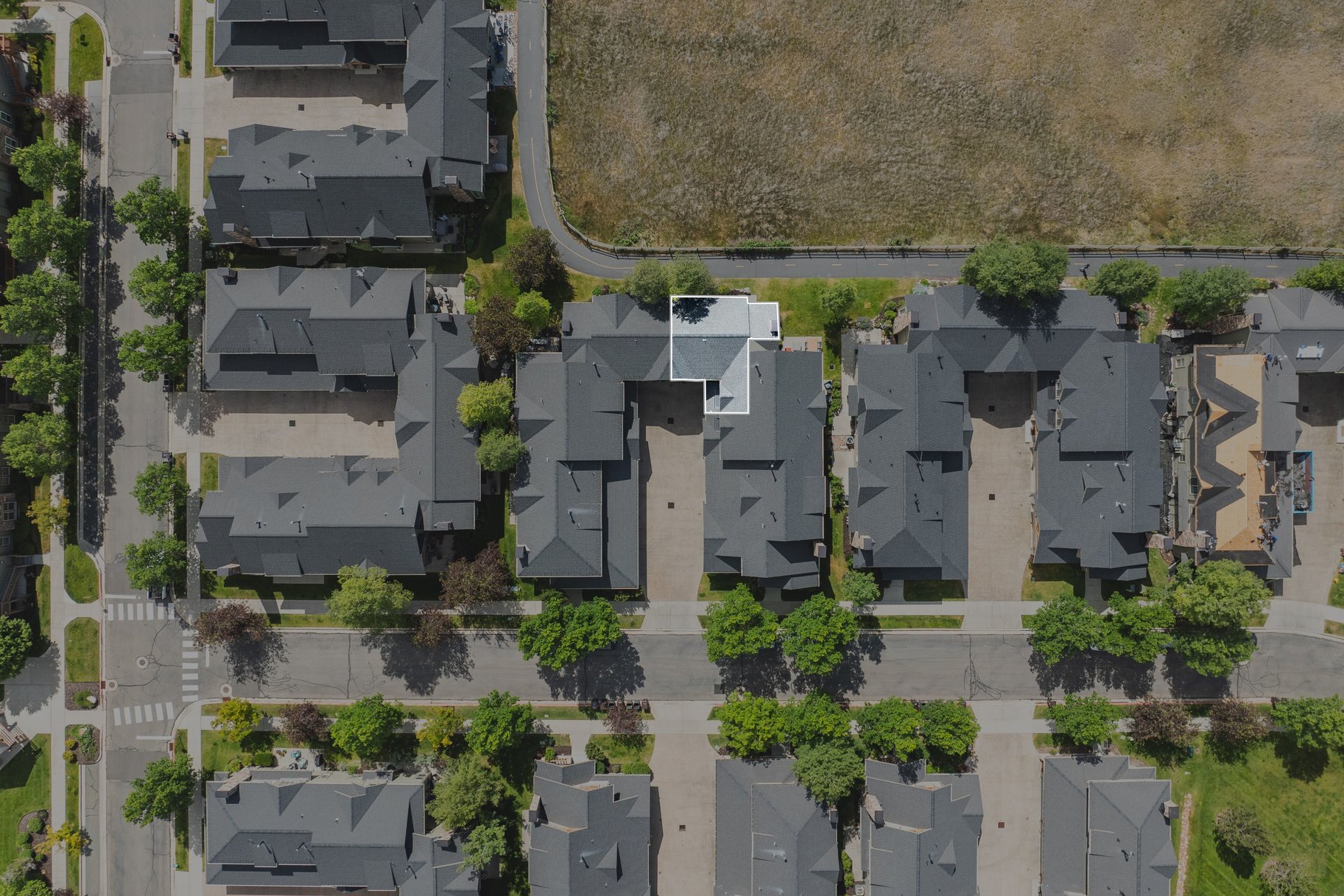  Exceptional Fox Point Townhome with Mountain Views & Prime Location - 物件實景