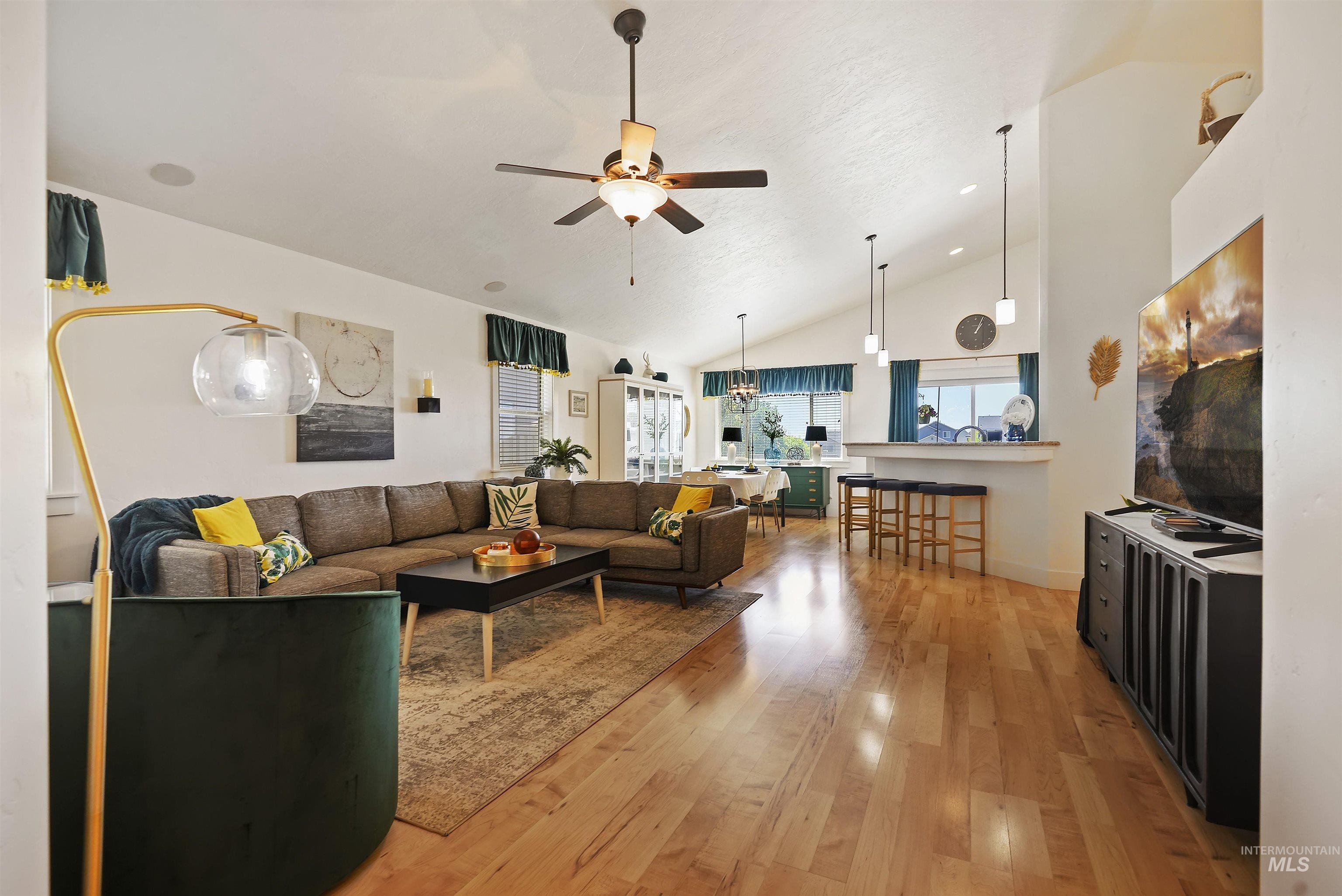 4923 Torana St, Meridian, Idaho, 83646, United States, 3 Bedrooms Bedrooms, ,2 BathroomsBathrooms,Residential,For Sale,4923 Torana St,1627957