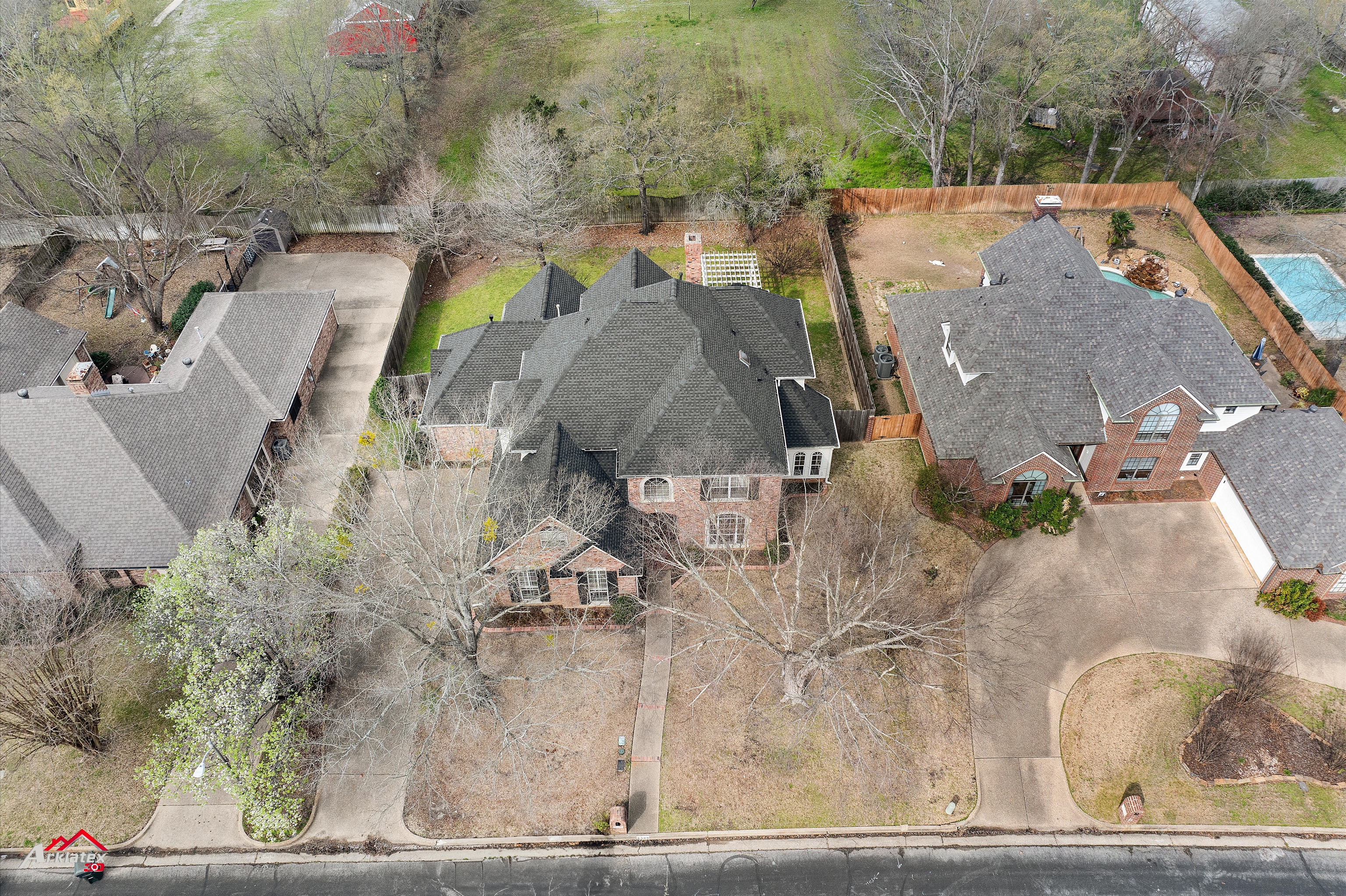 Henderson, Texas, 75703, United States, 5 Bedrooms Bedrooms, ,4 BathroomsBathrooms,Residential,For Sale,1934371