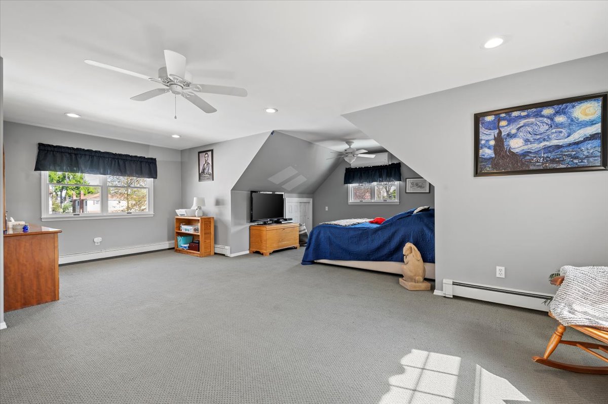 Bethpage, New York, 11714, United States, 3 Bedrooms Bedrooms, ,2 BathroomsBathrooms,Residential,For Sale,1916288