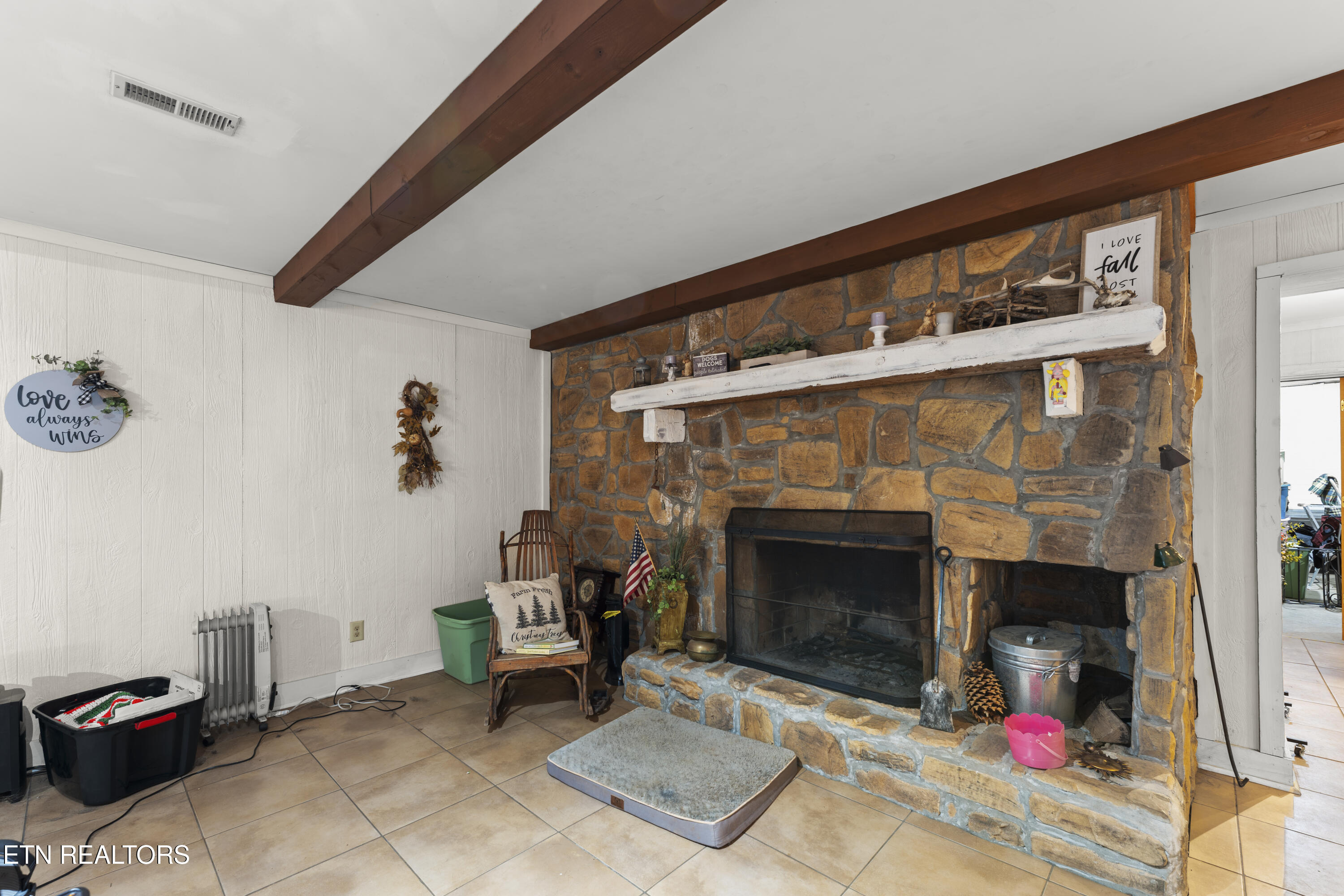 Knoxville, Tennessee, 37922, United States, 4 Bedrooms Bedrooms, ,4 BathroomsBathrooms,Residential,For Sale,1977894