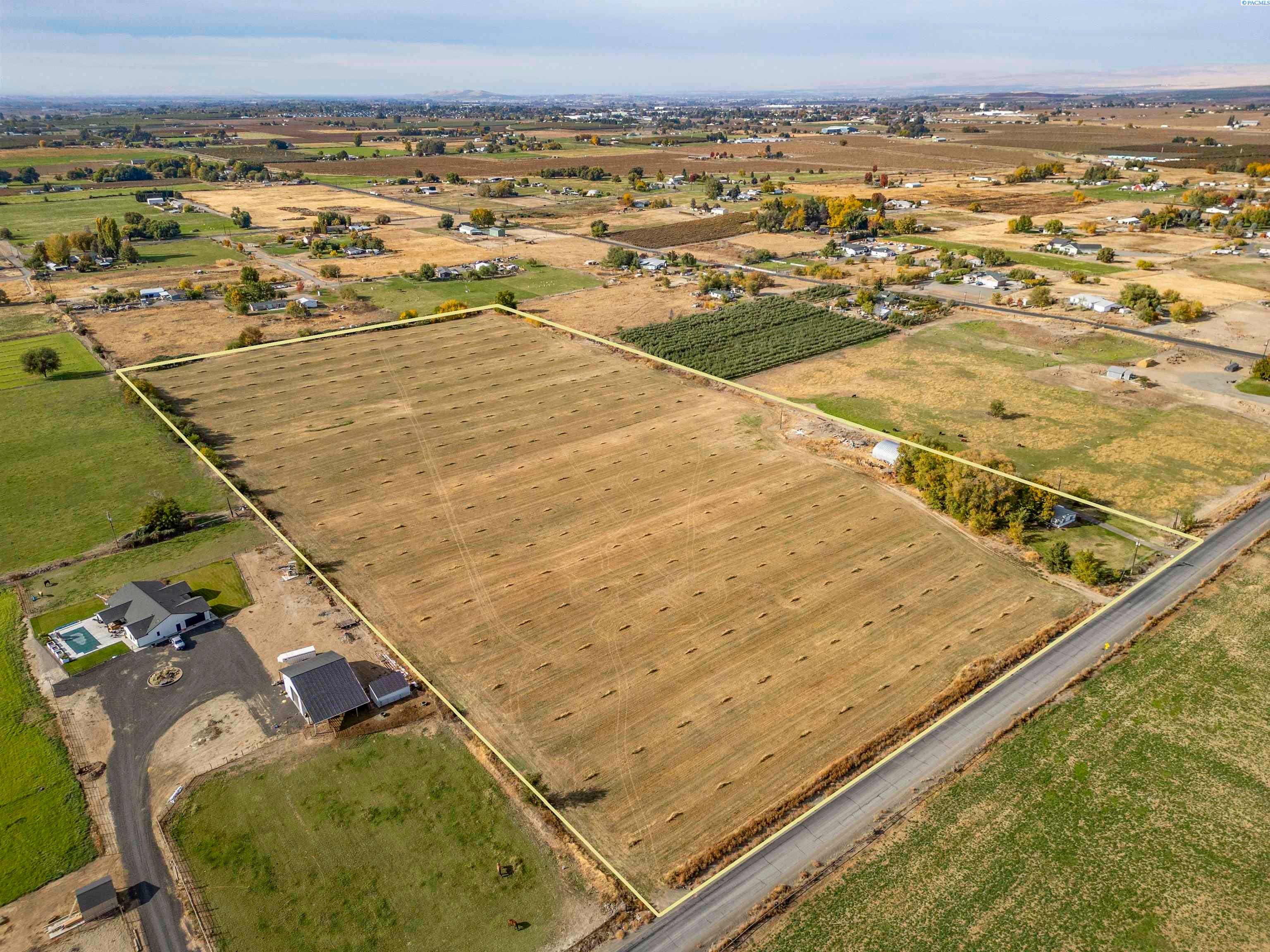 Prosser, Washington, 99350, United States, 3 Bedrooms Bedrooms, ,2 BathroomsBathrooms,Residential,For Sale,1981209