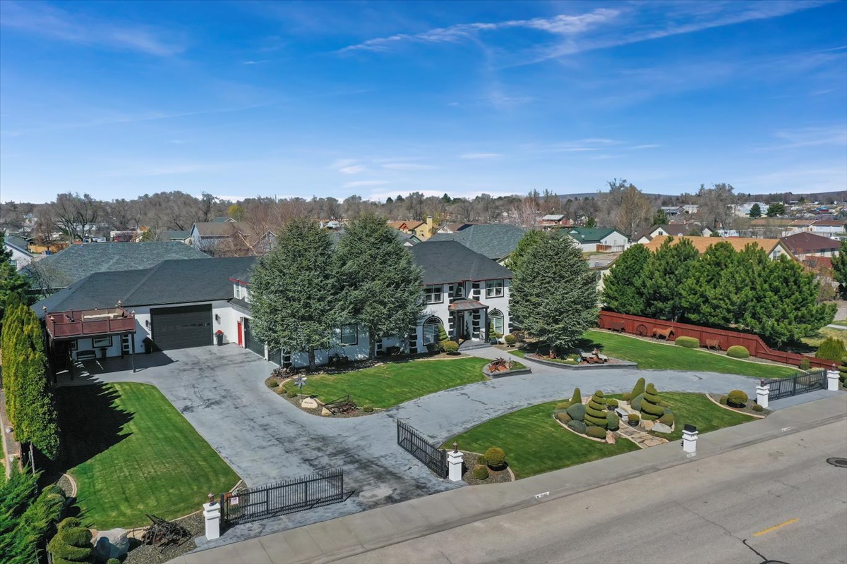 Mountain Home, Idaho, 83647, United States, 4 Bedrooms Bedrooms, ,5 BathroomsBathrooms,Residential,For Sale,1978242