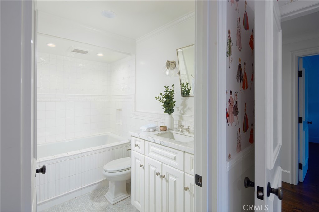 Newport Beach, California, 92660, United States, 5 Bedrooms Bedrooms, ,7 BathroomsBathrooms,Residential,For Sale,1847350