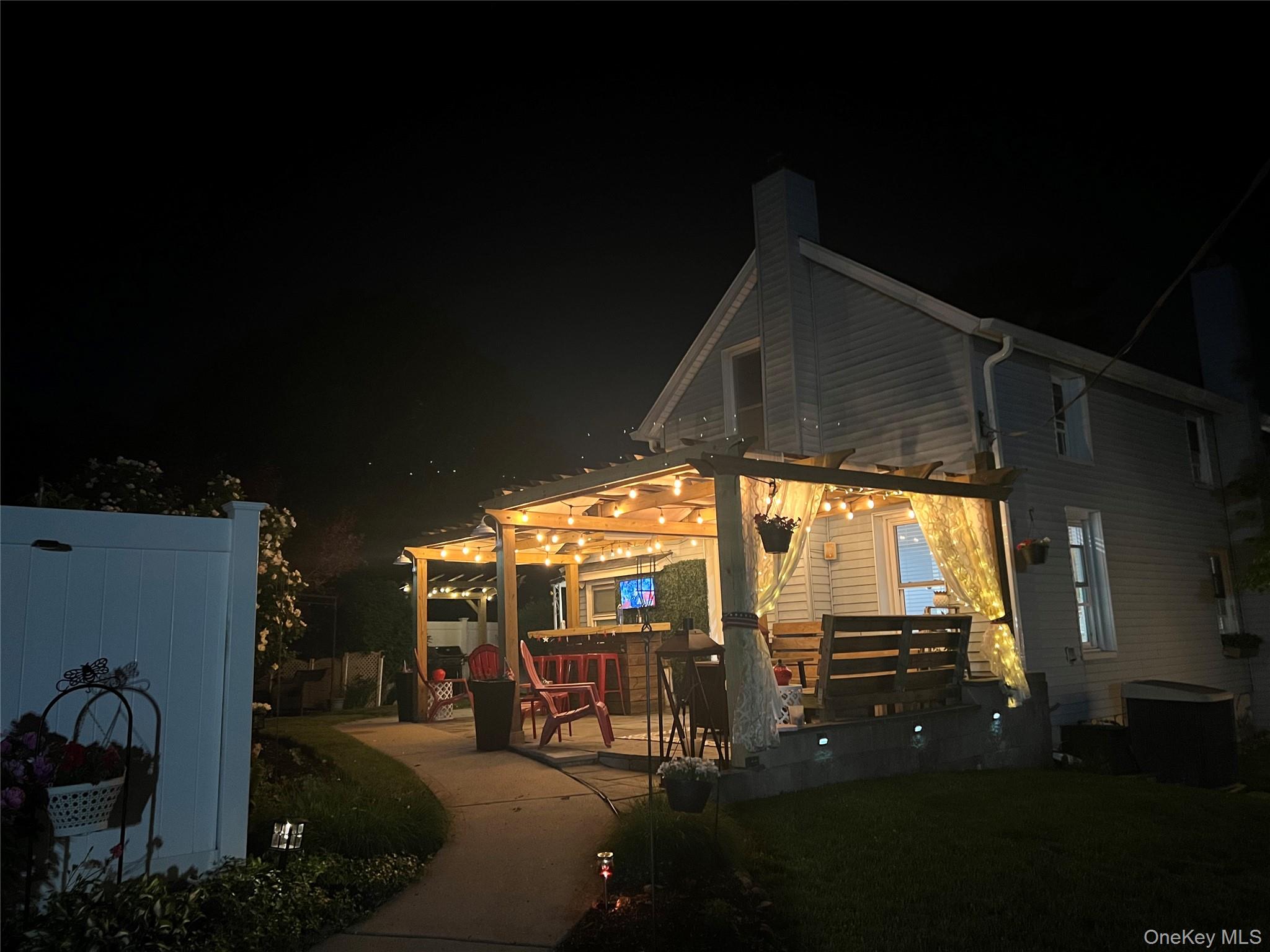 Garnerville, New York, 10923, United States, 3 Bedrooms Bedrooms, ,2 BathroomsBathrooms,Residential,For Sale,1974386