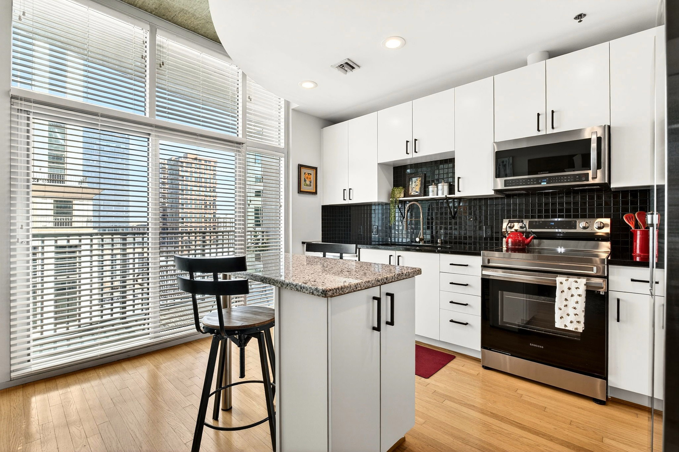  Light-filled Condo Perched Above Peachtree Street in Midtown - 物件實景