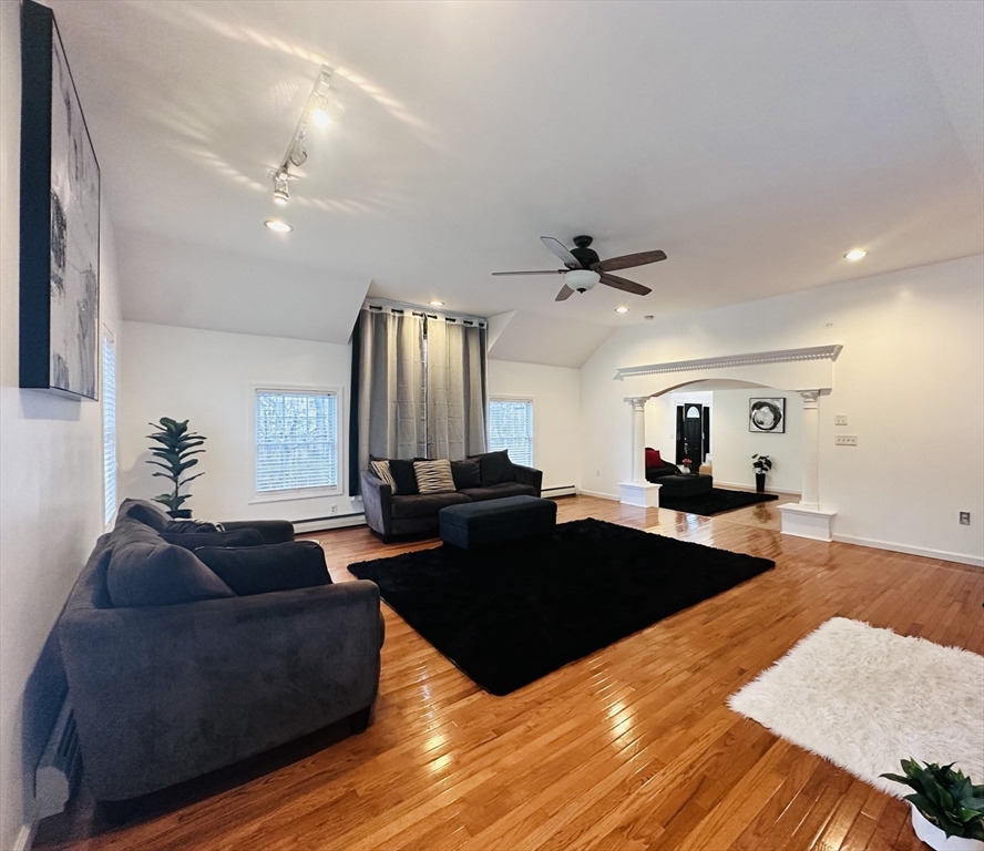 Fitchburg, Massachusetts, 01420, United States, 3 Bedrooms Bedrooms, ,3 BathroomsBathrooms,Residential,For Sale,1980272