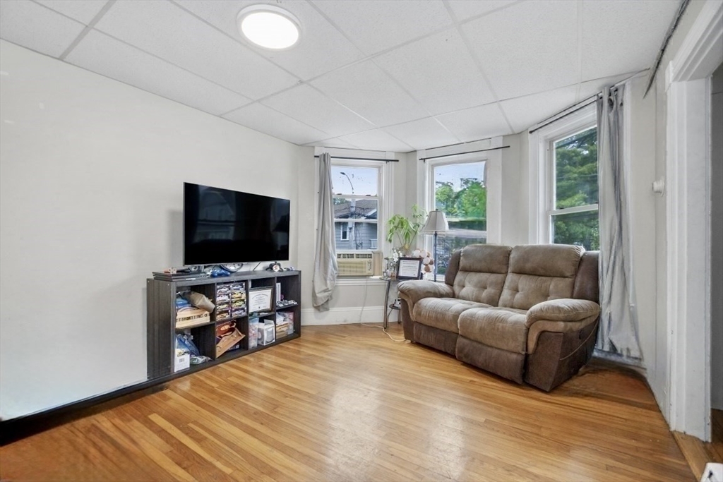 Swampscott, Massachusetts, 01907, United States, 6 Bedrooms Bedrooms, ,3 BathroomsBathrooms,Residential,For Sale,1912101
