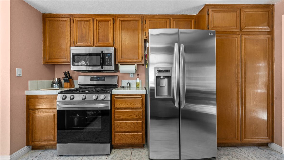 Corona, California, 92881, United States, 5 Bedrooms Bedrooms, ,3 BathroomsBathrooms,Residential,For Sale,1983465