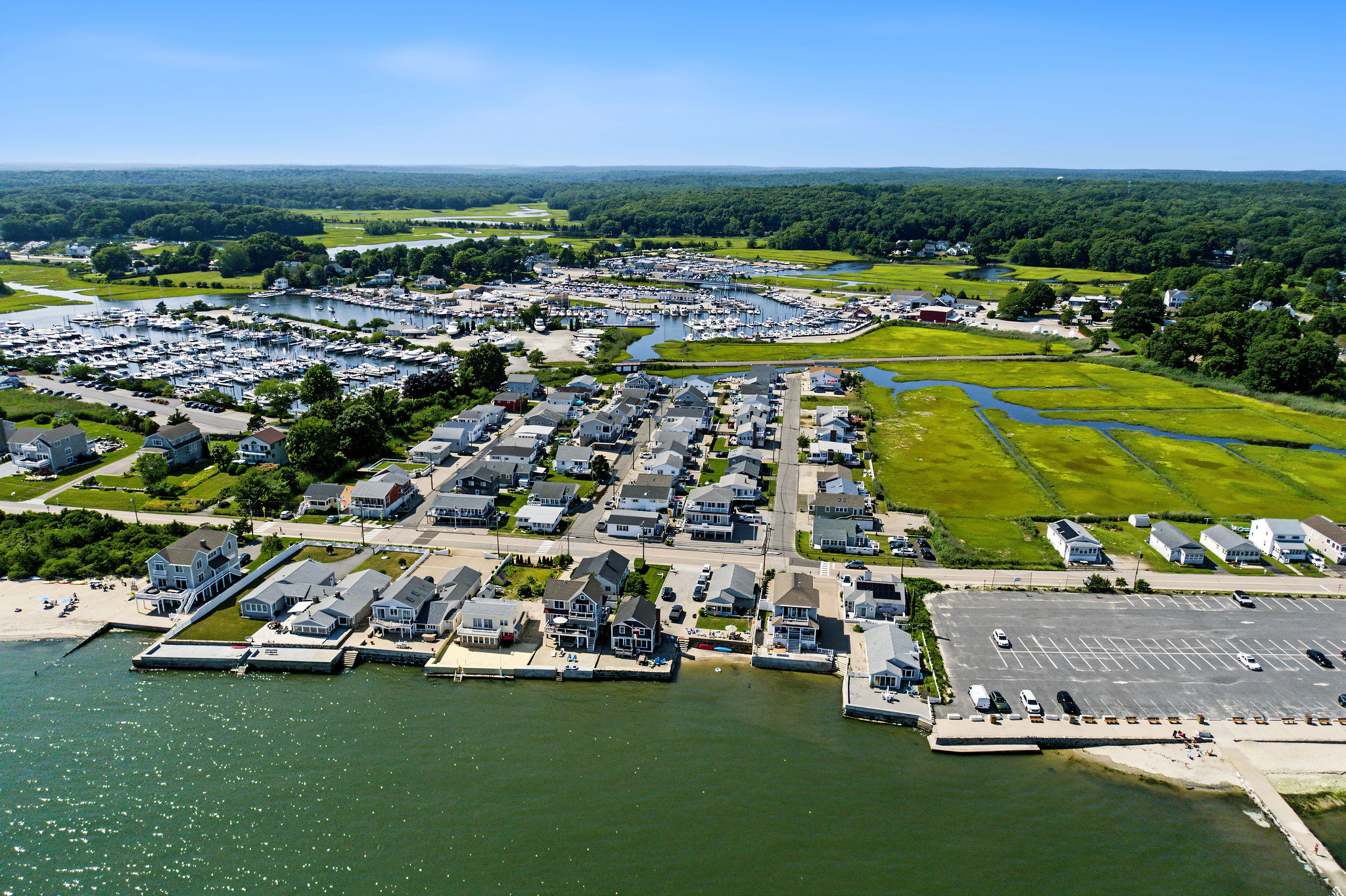  Year-Round Shoreline Estate in a Coastal Enclave - 物件實景