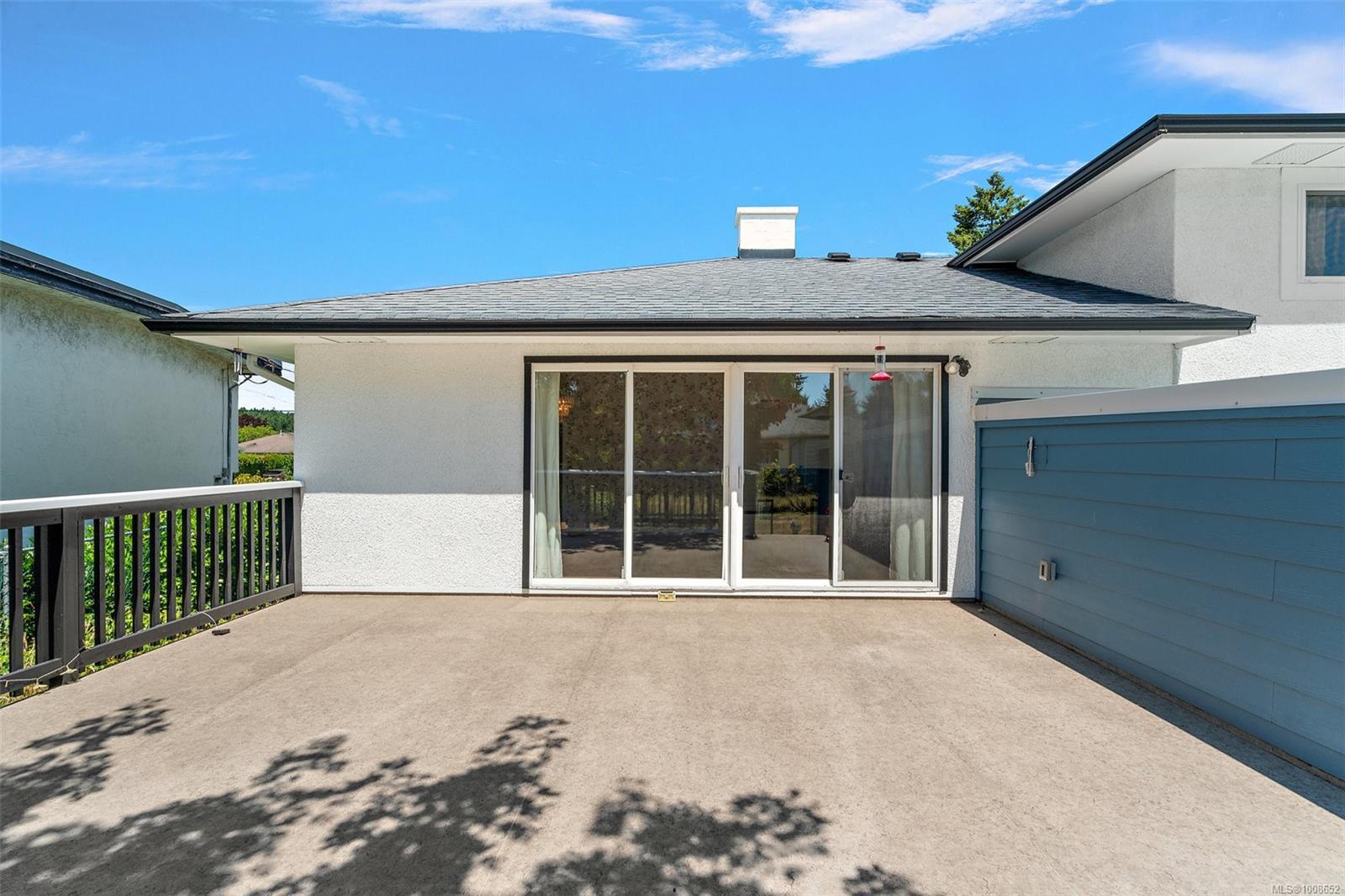 SAANICH, British Columbia, V8N 2E2, CA, 4 Bedrooms Bedrooms, ,Residential,For Sale,1949175