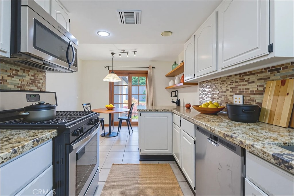 Azusa, California, 91702, United States, 3 Bedrooms Bedrooms, ,2 BathroomsBathrooms,Residential,For Sale,1902994