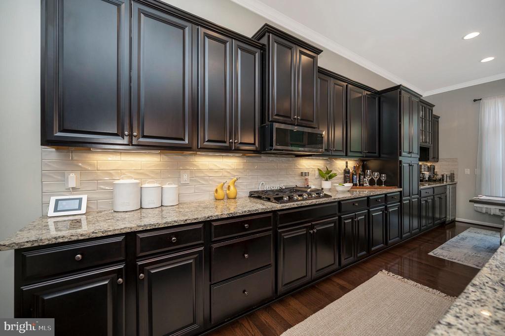 Fredericksburg, Virginia, 22406, United States, 5 Bedrooms Bedrooms, ,6 BathroomsBathrooms,Residential,For Sale,1981857