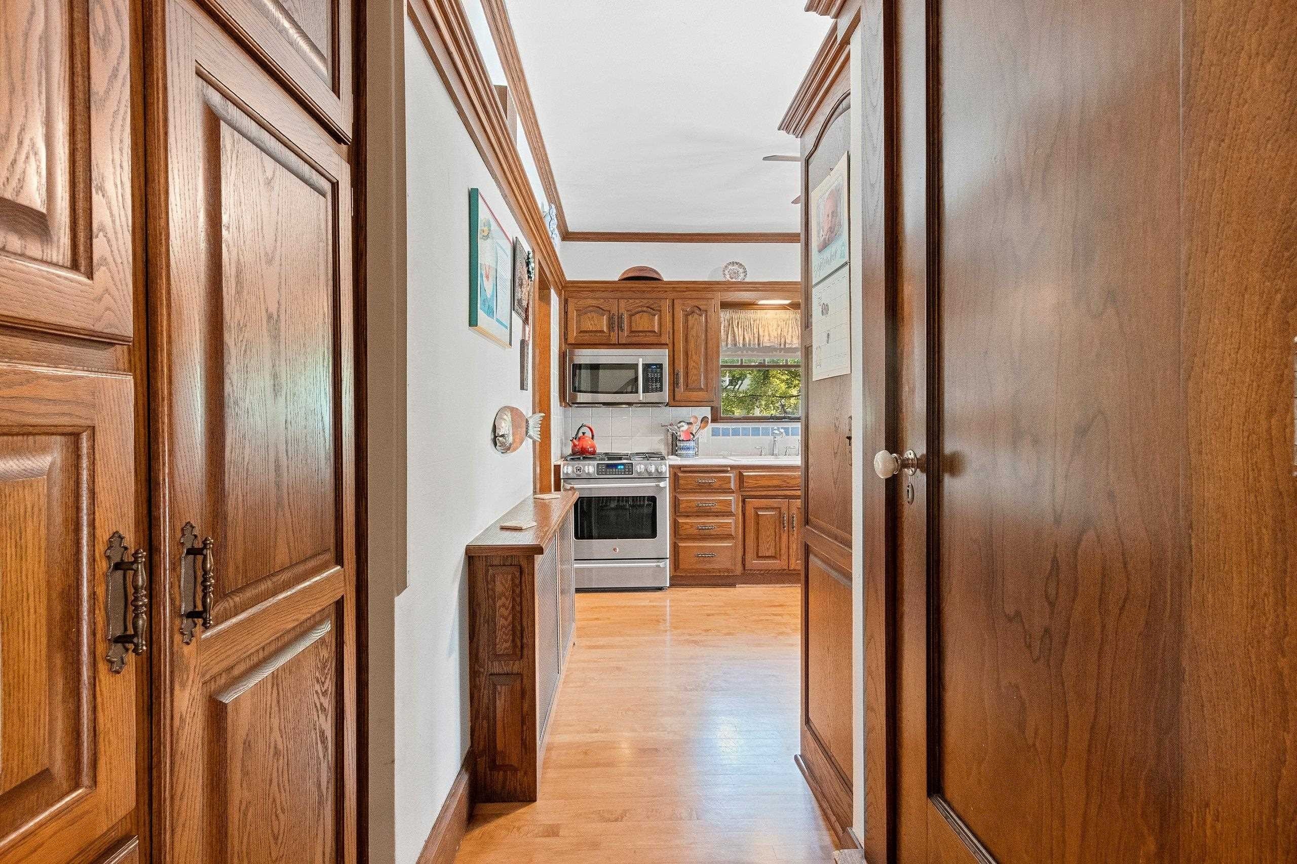 GREEN BAY, Wisconsin, 54301-3217, United States, 4 Bedrooms Bedrooms, ,3 BathroomsBathrooms,Residential,For Sale,1984503