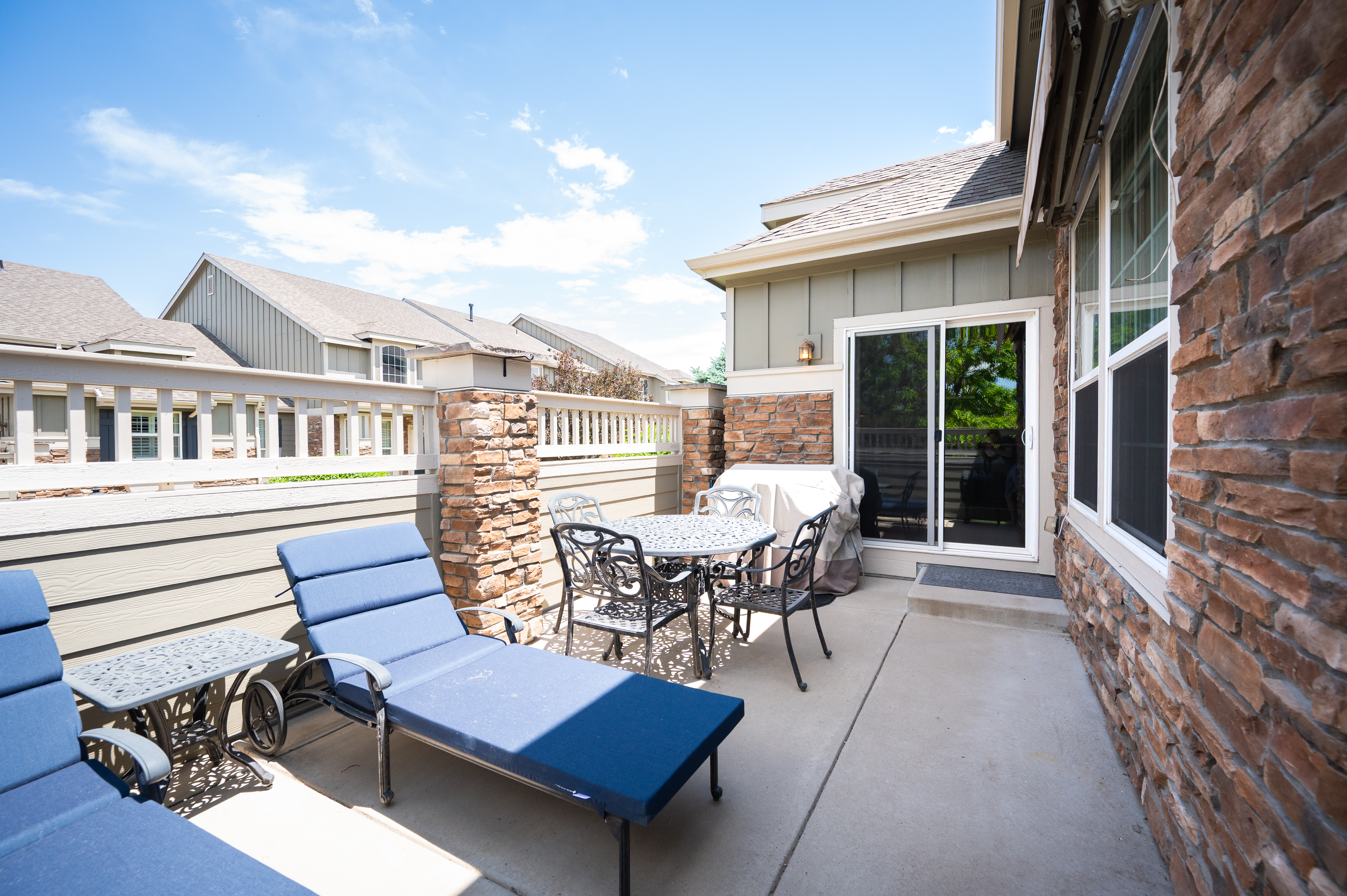  Pristine And Charming End Unit Townhome - 物件實景