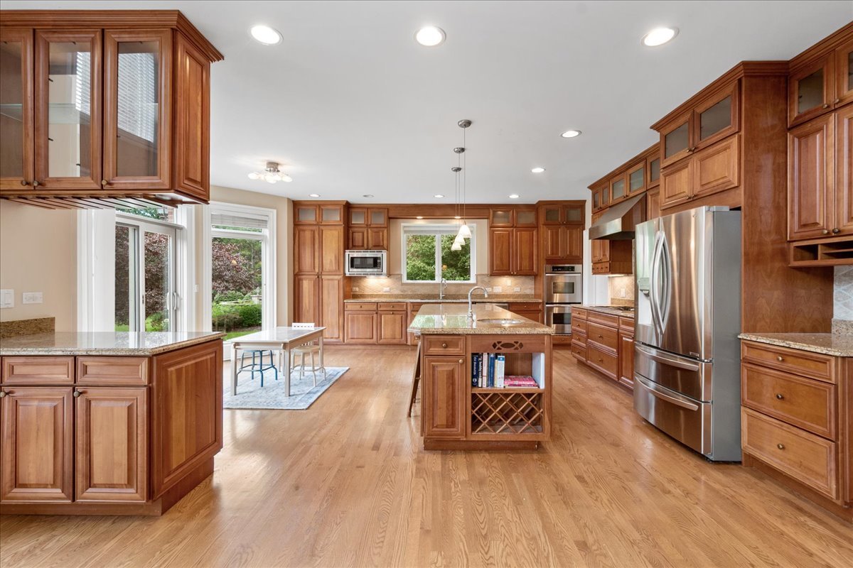 Vernon Hills, Illinois, 60061, United States, 4 Bedrooms Bedrooms, ,4 BathroomsBathrooms,Residential,For Sale,1940393
