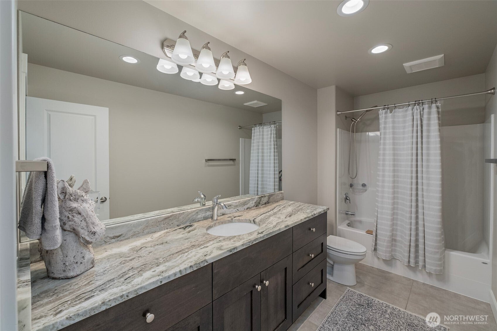 Wenatchee, Washington, 98801, United States, 3 Bedrooms Bedrooms, ,3 BathroomsBathrooms,Residential,For Sale,1911127