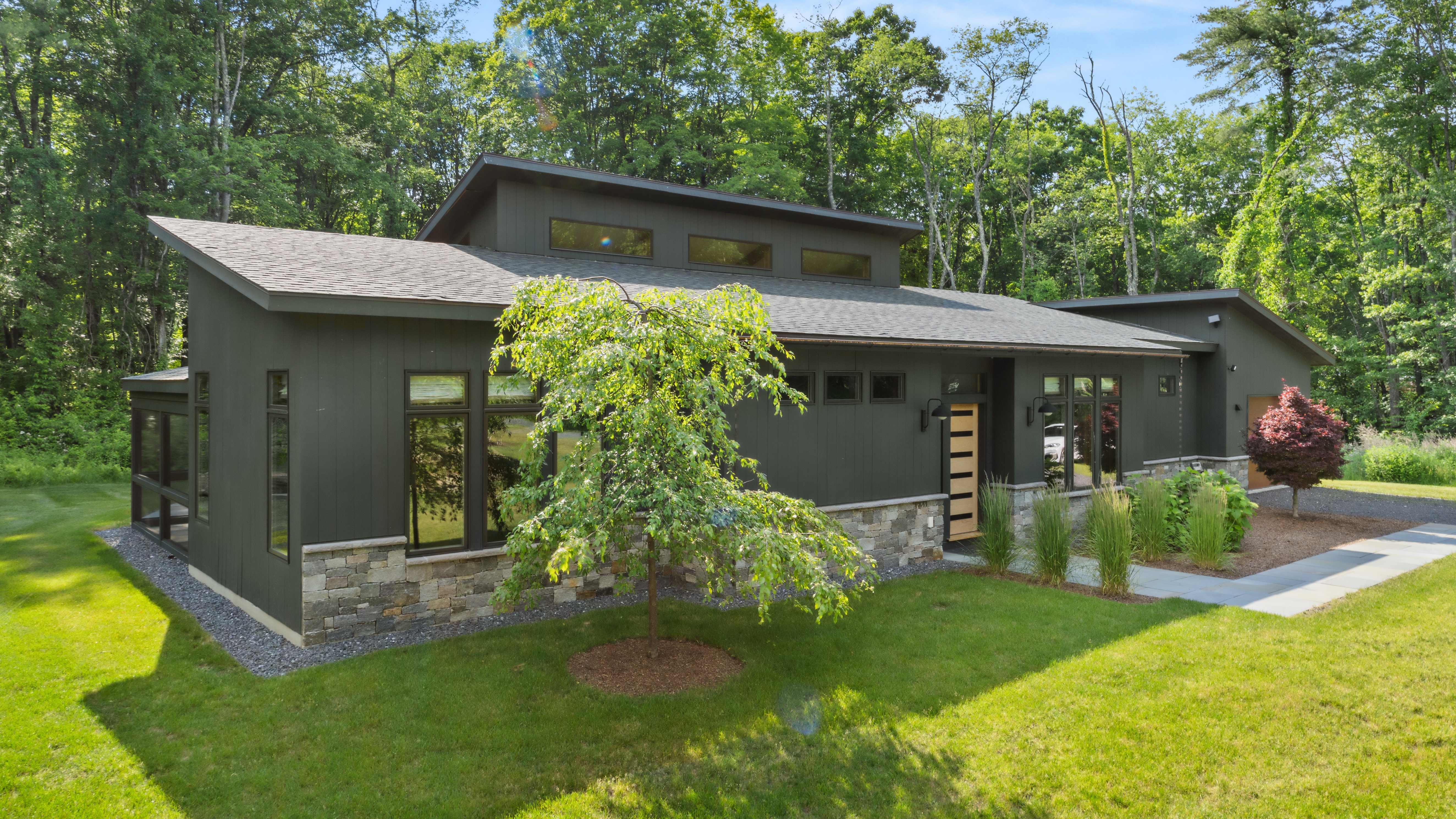  Stunning Contemporary Single Level Home - 物件實景