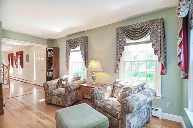 Bow, New Hampshire, 03304, United States, 4 Bedrooms Bedrooms, ,3 BathroomsBathrooms,Residential,For Sale,1900583