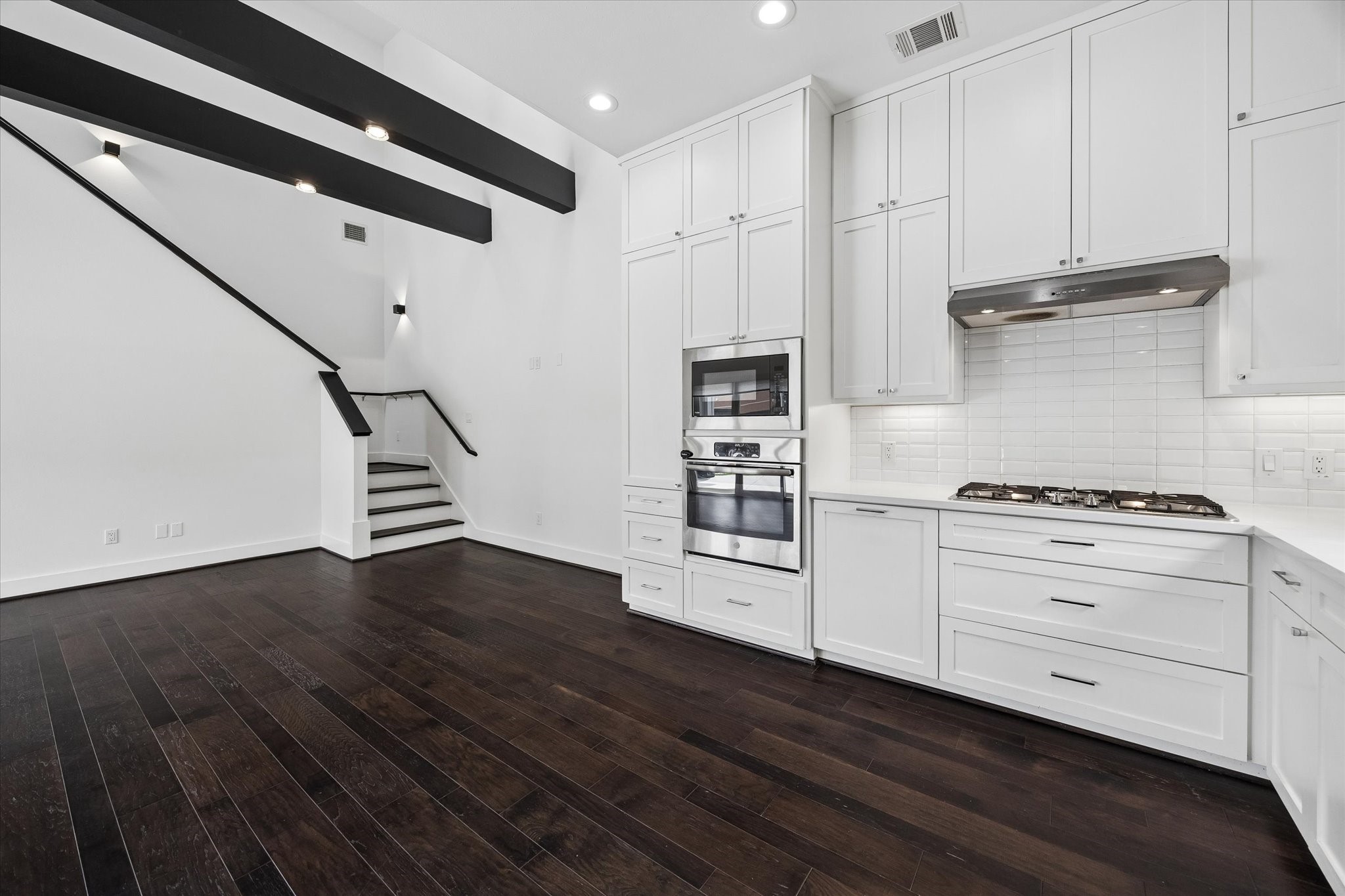  7702 Jacquelyn Oaks Road - 物件實景
