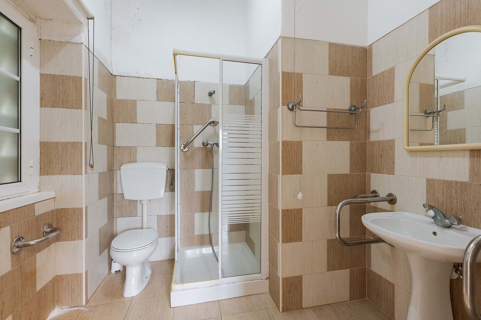 Oeiras, Lisbon, 2770-109, PT, 15 Bedrooms Bedrooms, ,17 BathroomsBathrooms,Residential,For Sale,1700055