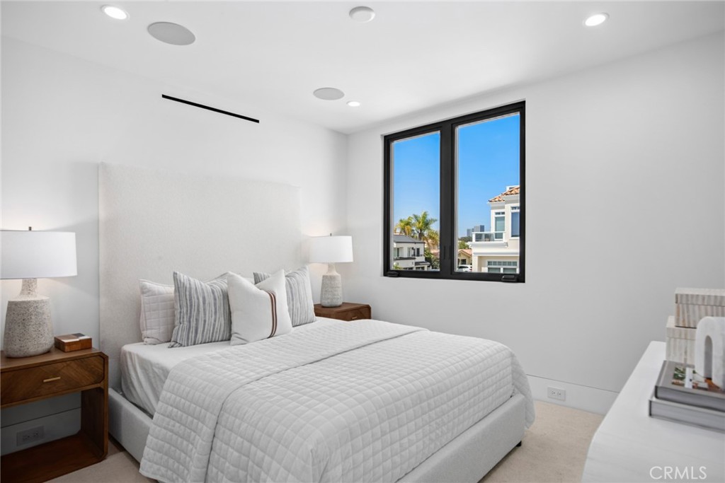 Corona del Mar, California, 92625, United States, 4 Bedrooms Bedrooms, ,5 BathroomsBathrooms,Residential,For Sale,1903462