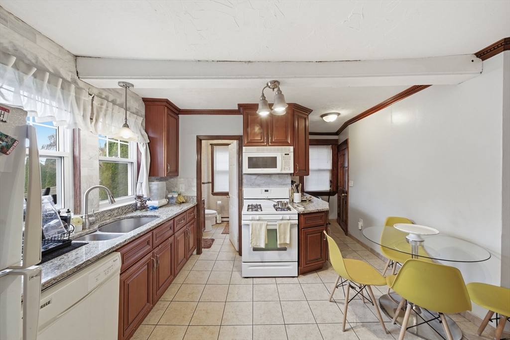 Methuen, Massachusetts, 01844, United States, 5 Bedrooms Bedrooms, ,2 BathroomsBathrooms,Residential,For Sale,2000713