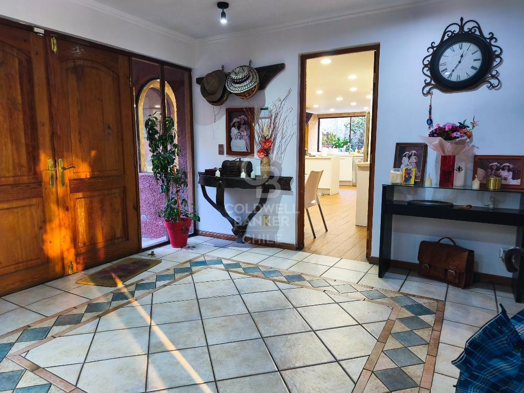 Las Condes, Chile, 5 Bedrooms Bedrooms, ,4 BathroomsBathrooms,Residential,For Sale,1821022