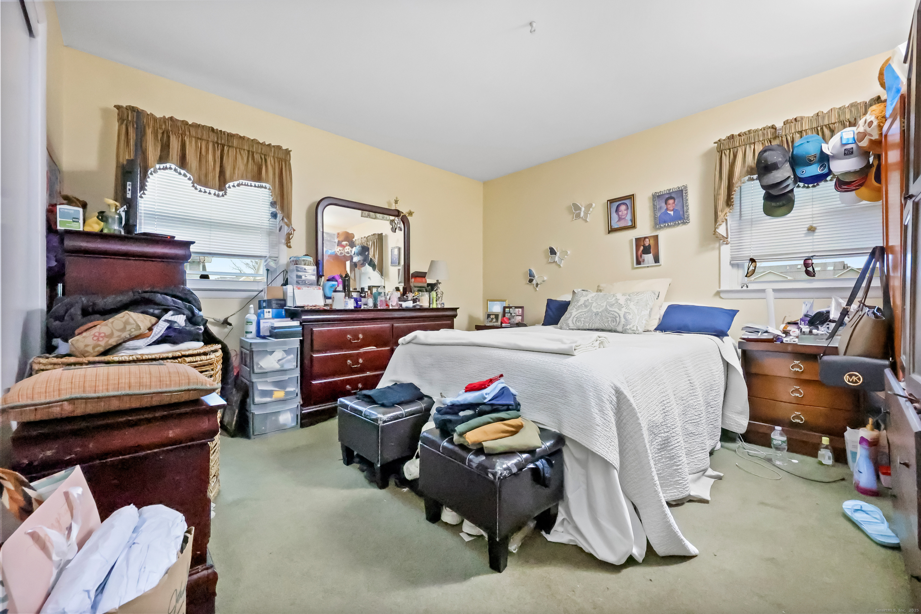 Stamford, Connecticut, 06902, United States, 6 Bedrooms Bedrooms, ,2 BathroomsBathrooms,Residential,For Sale,2003004