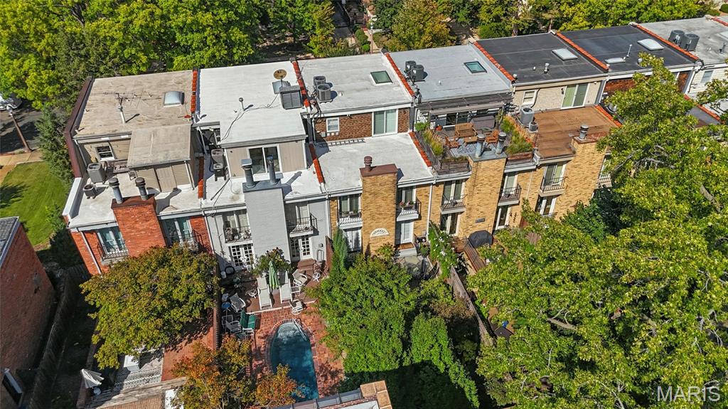 St Louis, Missouri, 63108, United States, 4 Bedrooms Bedrooms, ,5 BathroomsBathrooms,Residential,For Sale,1941664