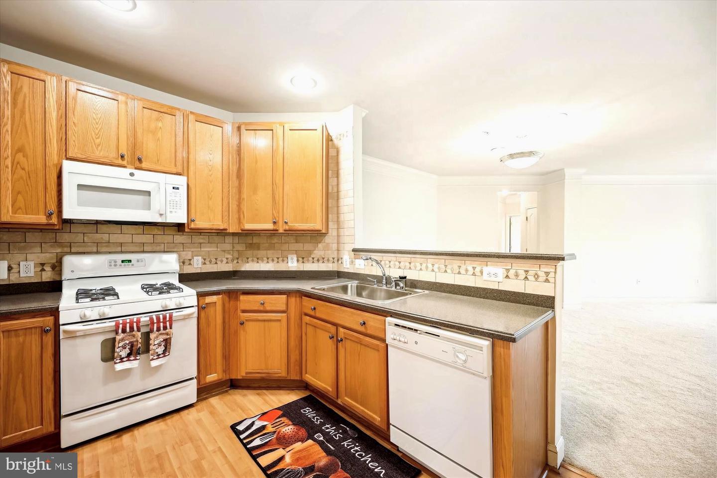 Rockville, Maryland, 20850, United States, 2 Bedrooms Bedrooms, ,2 BathroomsBathrooms,Residential,For Sale,1859700