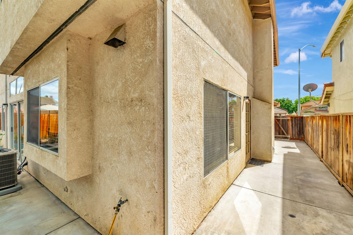 Tracy, California, 95376, United States, 4 Bedrooms Bedrooms, ,3 BathroomsBathrooms,Residential,For Sale,1949007