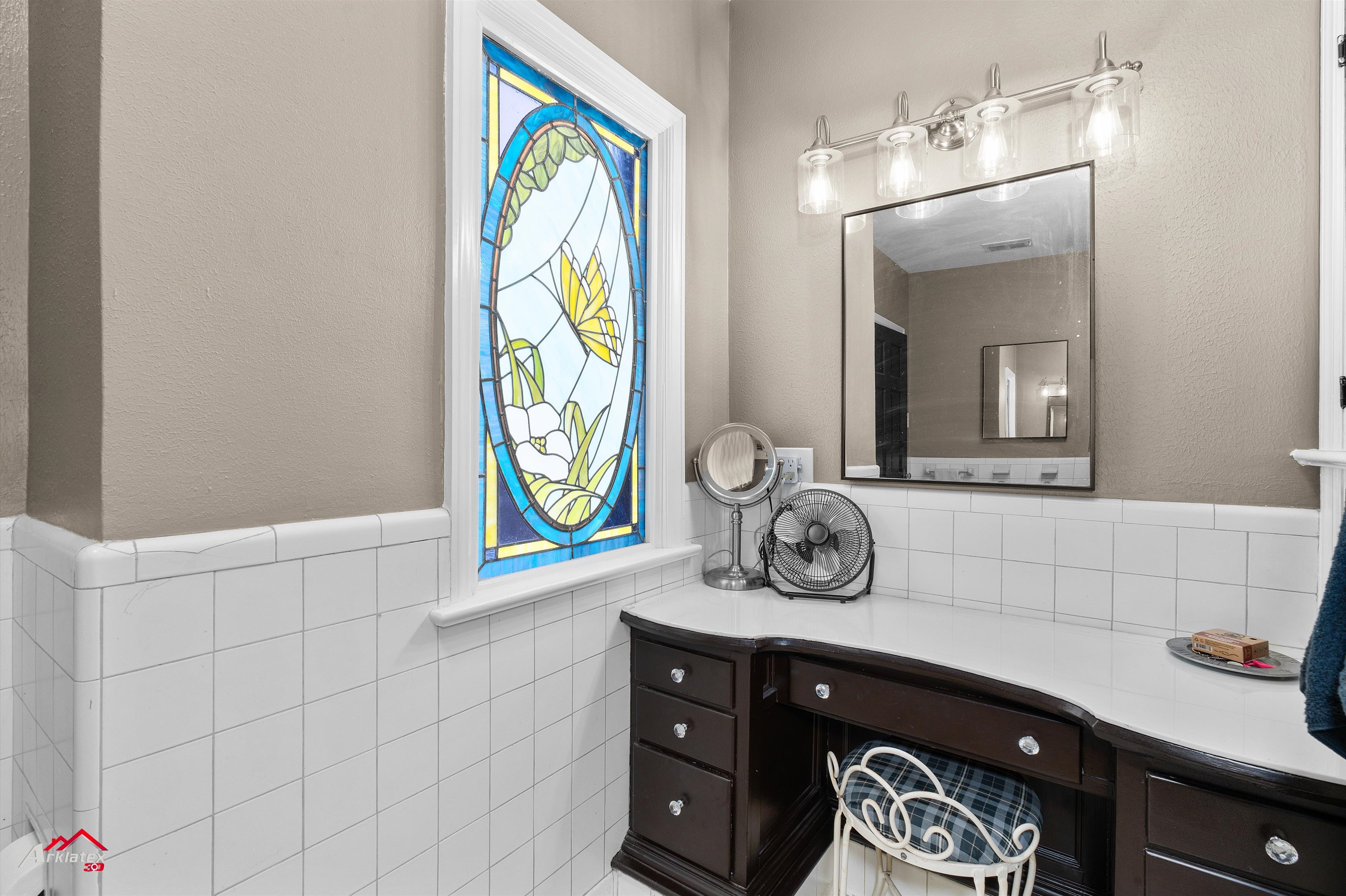 Henderson, Texas, 75654, United States, 3 Bedrooms Bedrooms, ,5 BathroomsBathrooms,Residential,For Sale,1930461