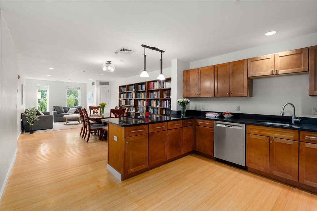 Boston, Massachusetts, 02135, United States, 3 Bedrooms Bedrooms, ,2 BathroomsBathrooms,Residential,For Sale,1827699
