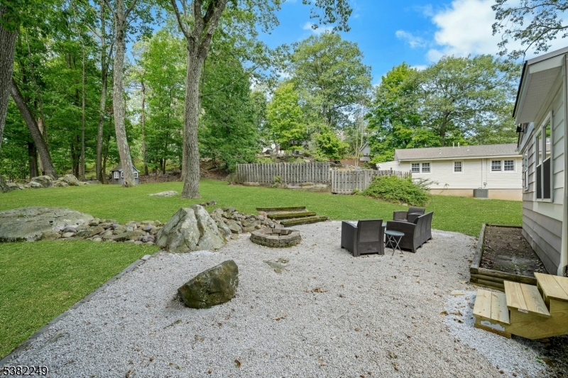 Rockaway Twp., New Jersey, 07866, United States, 3 Bedrooms Bedrooms, ,1 BathroomBathrooms,Residential,For Sale,1940622