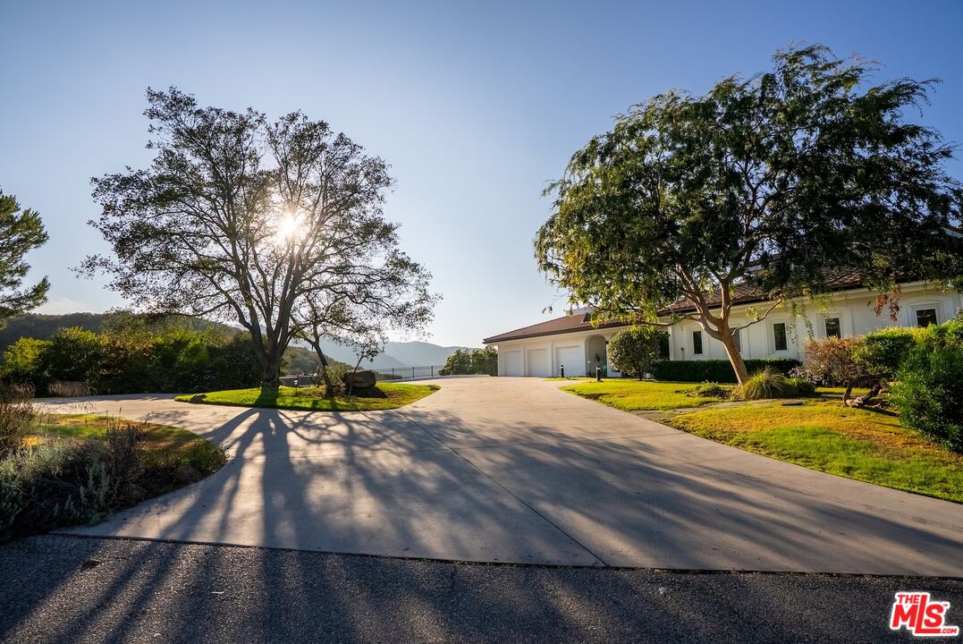 Topanga, California, 90290, United States, 4 Bedrooms Bedrooms, ,4 BathroomsBathrooms,Residential,For Sale,1902057