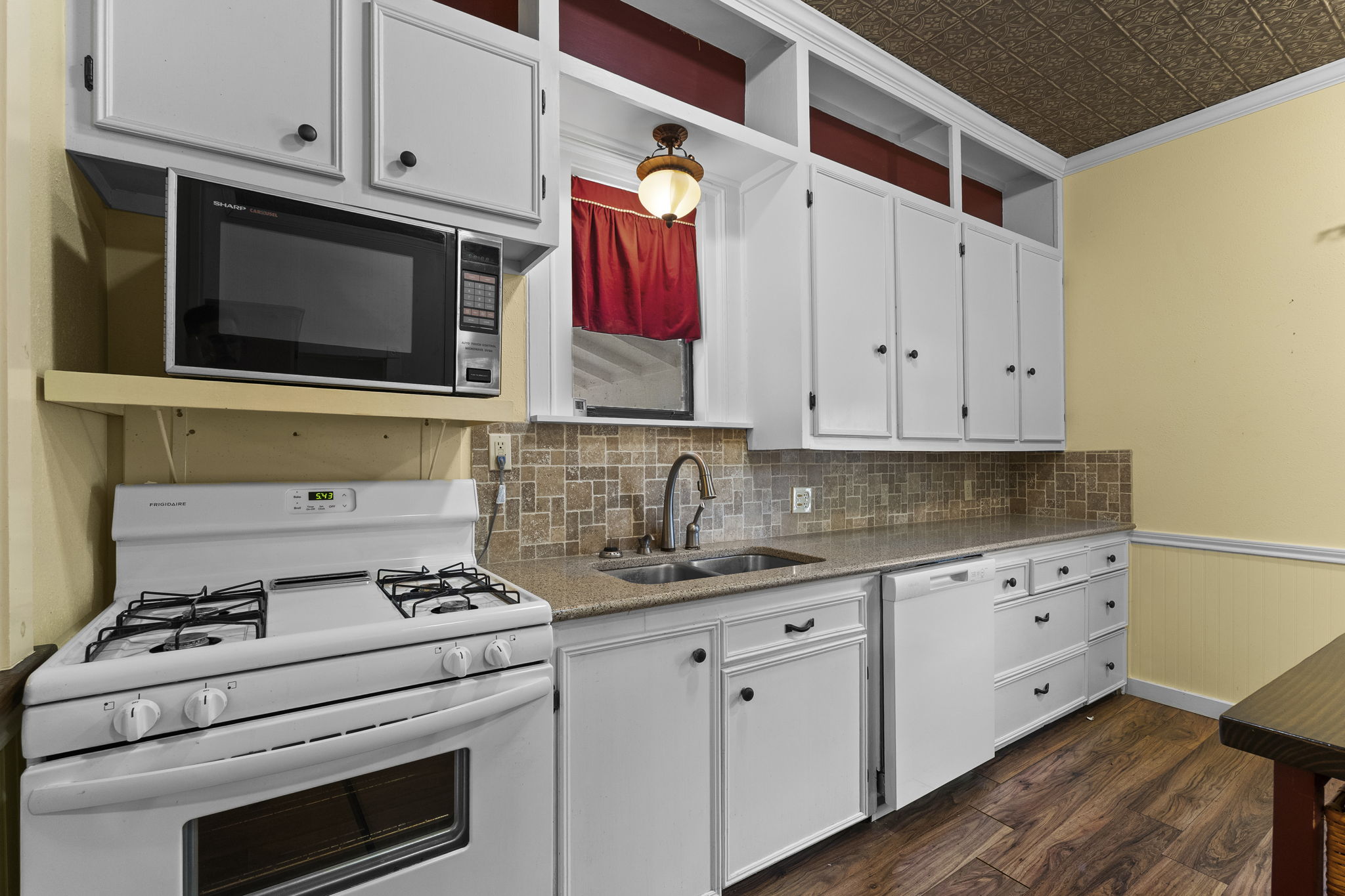  501 West Creek Street, Fredericksburg, TX 78624 - 物件實景