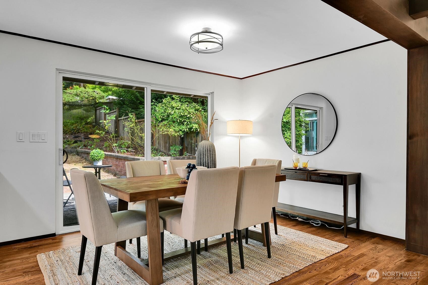 Lake Forest Park, Washington, 98155, United States, 4 Bedrooms Bedrooms, ,1 BathroomBathrooms,Residential,For Sale,1896629