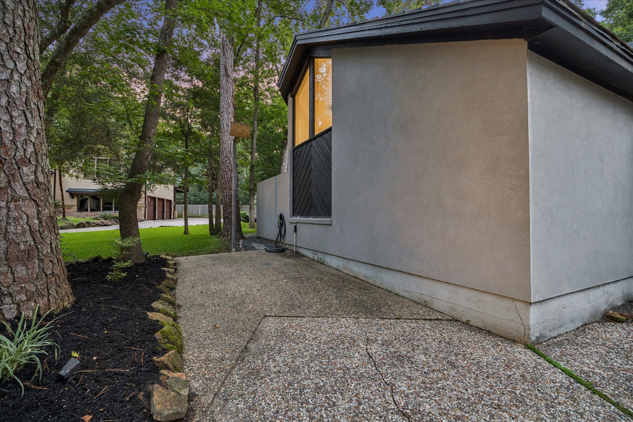  2411 Oakbank Drive - 物件實景