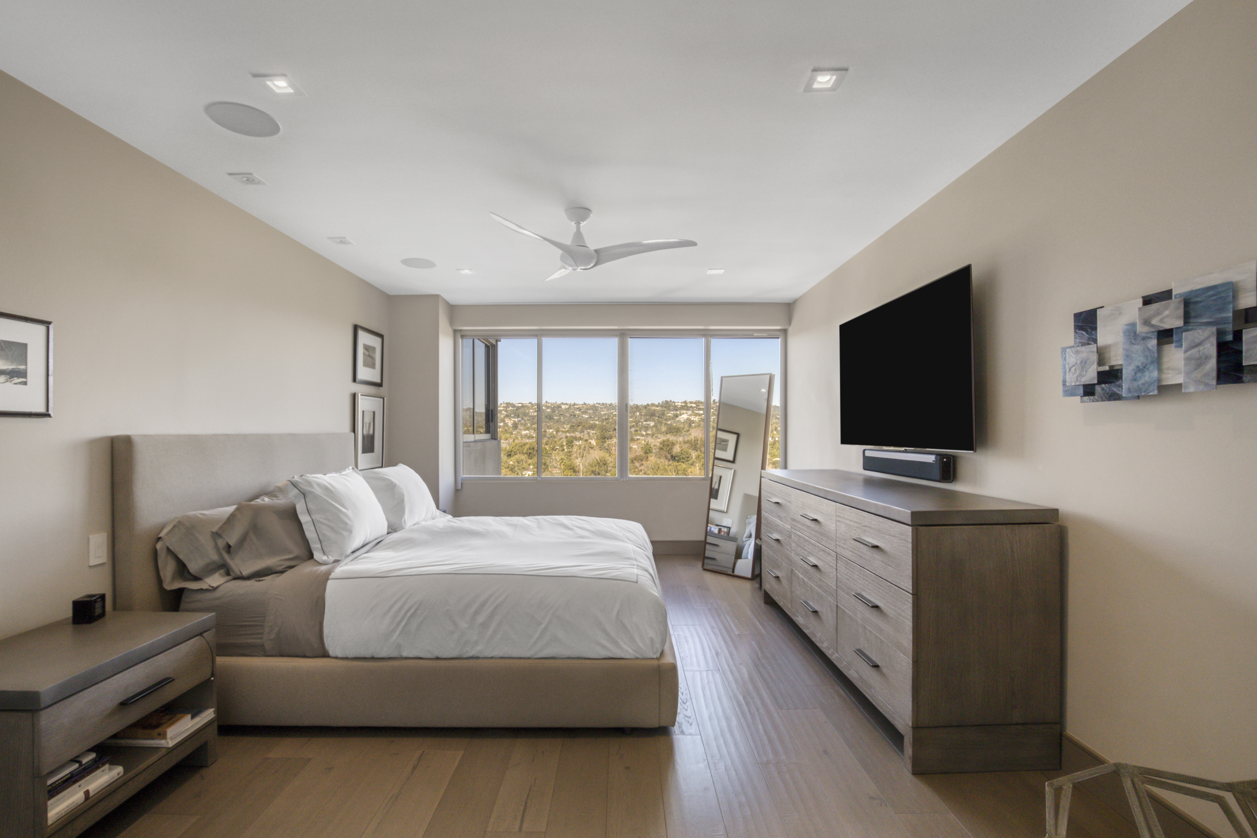  865 Comstock Ave - 物件實景