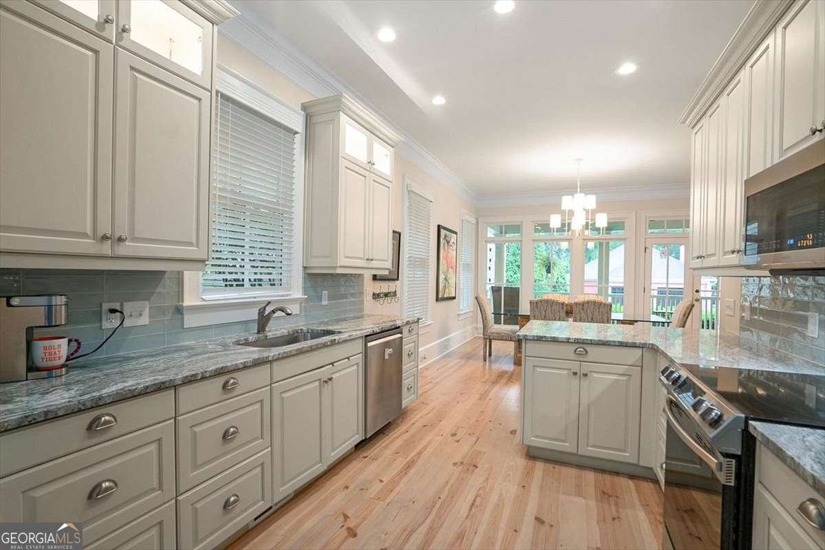 Athens, Georgia, 30607, United States, 3 Bedrooms Bedrooms, ,2 BathroomsBathrooms,Residential,For Sale,1986210